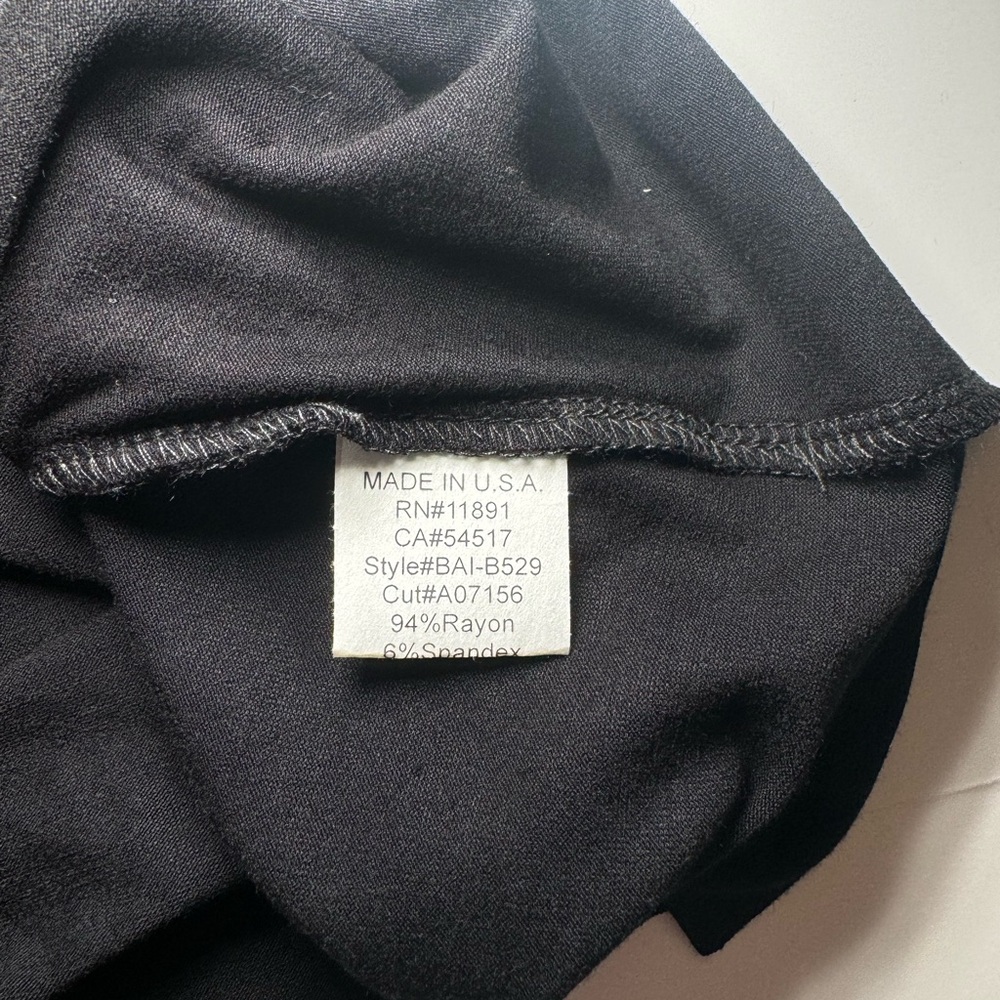 Bailey44 top size L brand new with tags stretchy material! - Picture 6 of 7